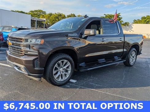 Used 2019 Chevrolet Silverado 1500 High Country w/ Technology Package image 3