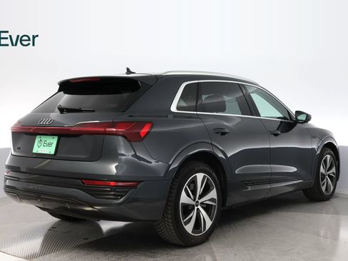 Used 2024 Audi Q8 e-tron Premium Plus AWD/4WD image 3