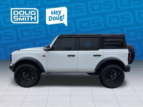 Used 2022 Ford Bronco Wildtrak image 2