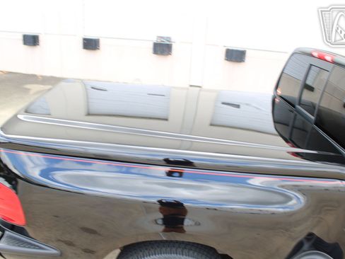 Used 2000 Ford F150 Harley-Davidson RWD image 39