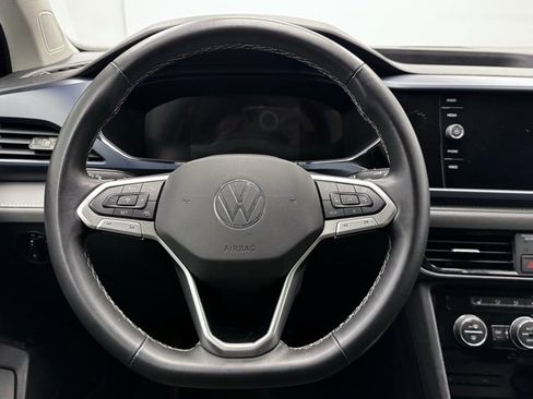 Used 2024 Volkswagen Taos SE image 28