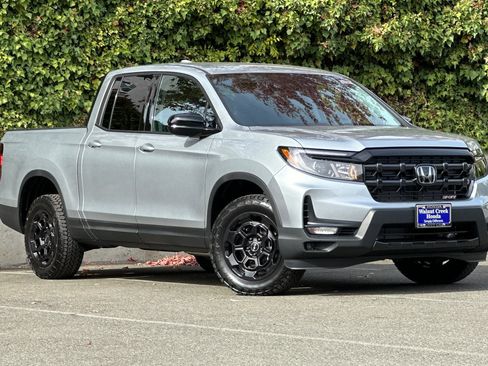 New 2025 Honda Ridgeline Sport+ image 2