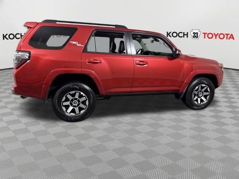Used 2022 Toyota 4Runner TRD Off-Road Premium AWD/4WD image 9