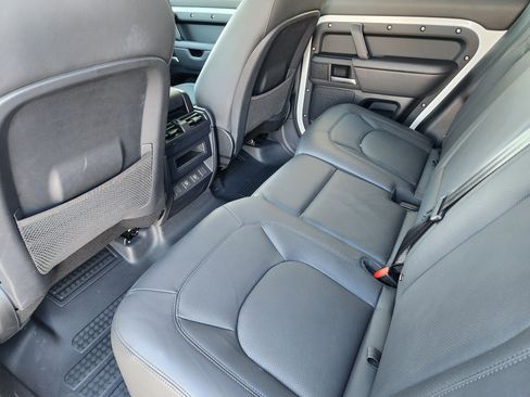 Certified 2025 Land Rover Defender 110 S image 33