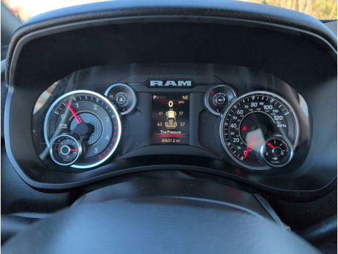 Used 2024 RAM 2500 Big Horn image 23