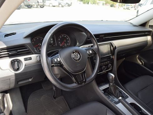 Used 2020 Volkswagen Passat 2.0T SE image 18