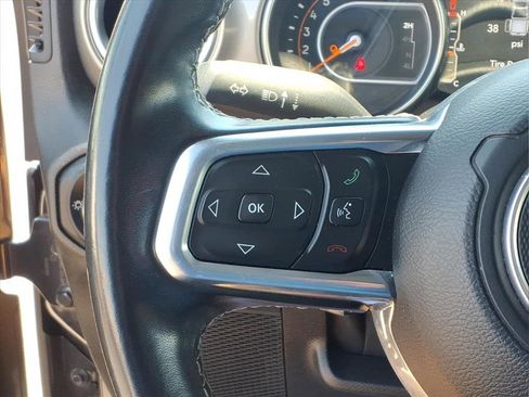 Used 2022 Jeep Gladiator Overland AWD/4WD image 11