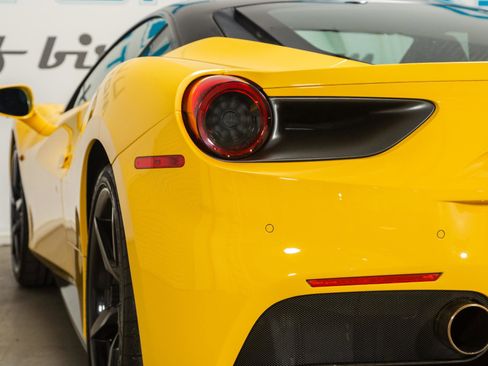 Used 2016 Ferrari 488 GTB RWD image 28