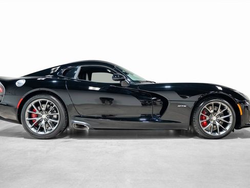 Used 2013 SRT Viper GTS w/ GTS Laguna Interior Pkg image 18