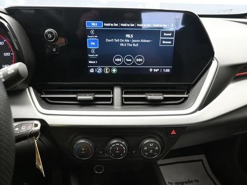 Used 2026 Chevrolet Trax RS FWD image 43