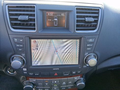 Used 2012 Toyota Highlander Limited image 13