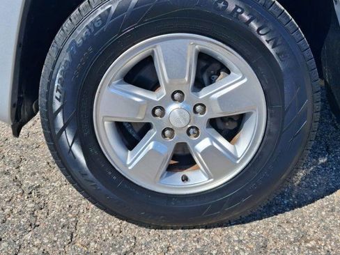 Used 2012 Jeep Liberty Sport AWD/4WD image 6
