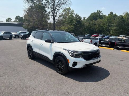 Used 2024 Kia Seltos X-Line AWD/4WD image 3
