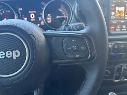 Certified 2023 Jeep Wrangler Unlimited w/ Sun & Screen Package AWD/4WD image 19