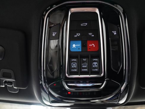 Used 2023 Jeep Grand Cherokee Overland image 31