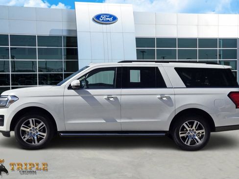 Certified 2023 Ford Expedition Max XLT image 3