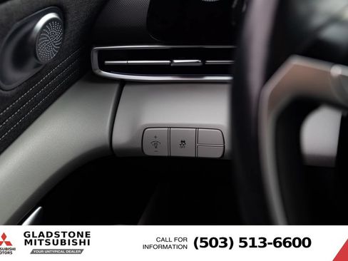 Used 2024 Hyundai Elantra Limited FWD image 13
