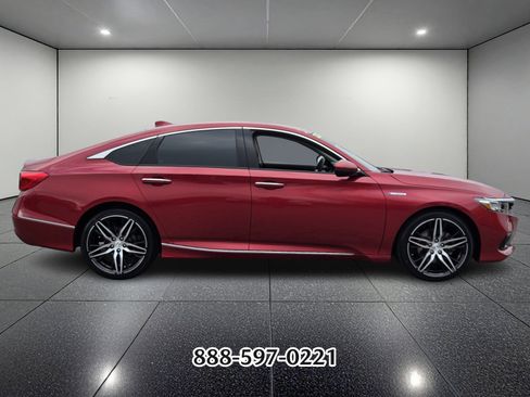 Used 2022 Honda Accord Touring image 2