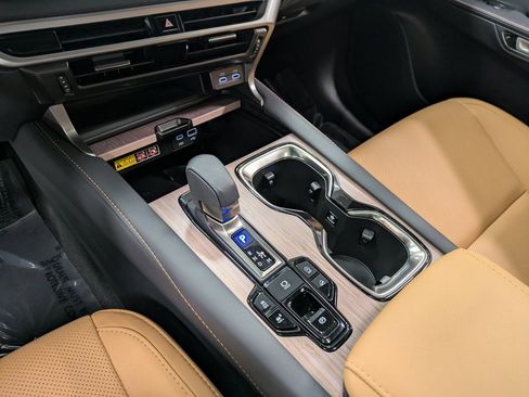 Used 2024 Lexus RX 350 Premium image 14