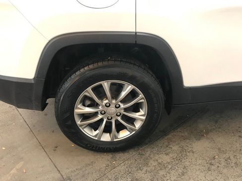 Used 2021 Jeep Cherokee Latitude Lux image 43