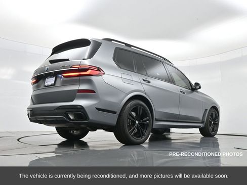 Used 2023 BMW X7 xDrive40i w/ Executive Package image 52