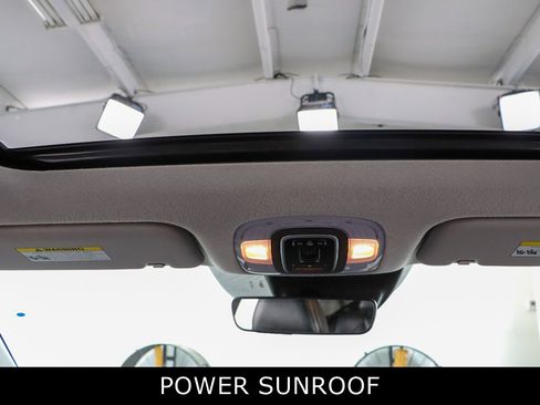 Used 2021 Hyundai Elantra Limited image 21