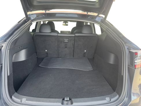 Used 2021 Tesla Model Y Long Range AWD/4WD image 18