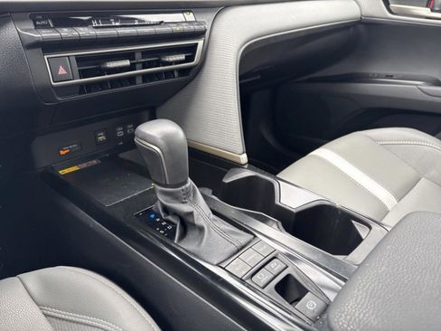 Certified 2025 Toyota Camry SE w/ Multimedia Upgrade Package image 18