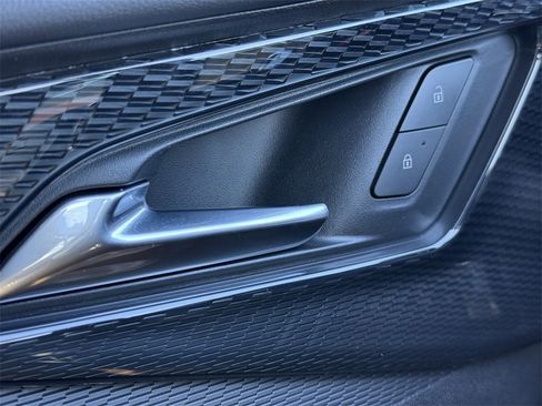 Used 2024 Chevrolet Blazer EV LT image 24