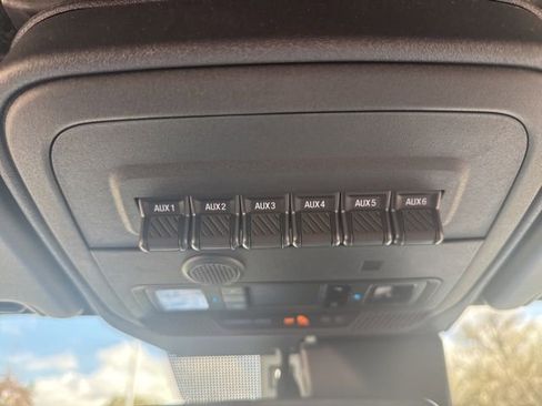 Used 2023 Ford Bronco Badlands image 24