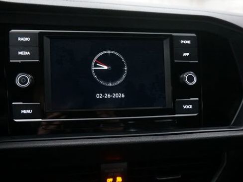 Certified 2023 Volkswagen Jetta SE image 16