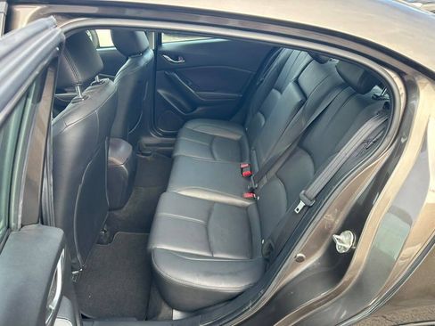 Used 2018 MAZDA MAZDA3 Touring FWD image 23