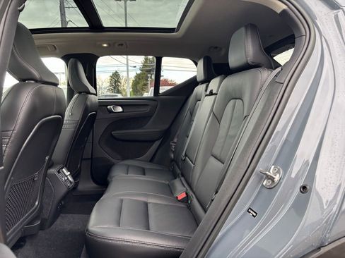 Used 2023 Volvo XC40 B5 Plus w/ Driver Assist Package AWD/4WD image 19