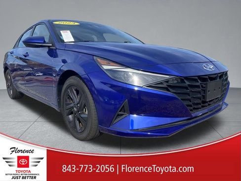 Used 2023 Hyundai Elantra SEL image 1