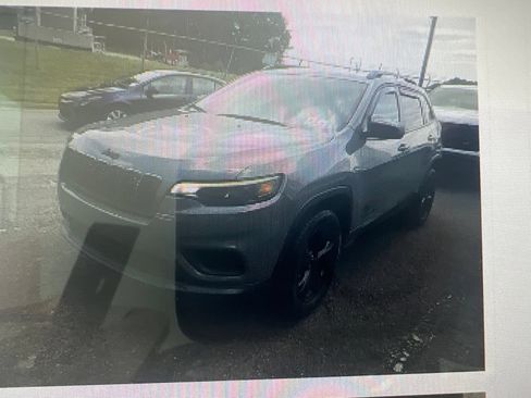 Used 2021 Jeep Cherokee Latitude AWD/4WD image 1