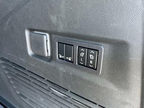 Used 2026 GMC Yukon XL Elevation RWD image 13