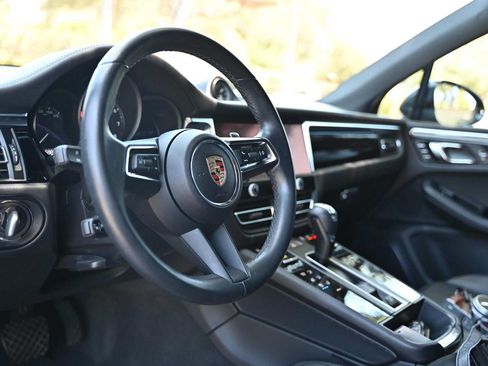 Used 2024 Porsche Macan AWD/4WD image 46