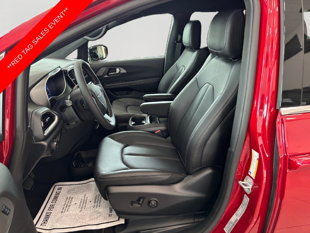 New 2027 Chrysler Pacifica Select FWD image 24