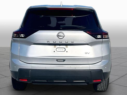 Used 2024 Nissan Rogue SV FWD image 5