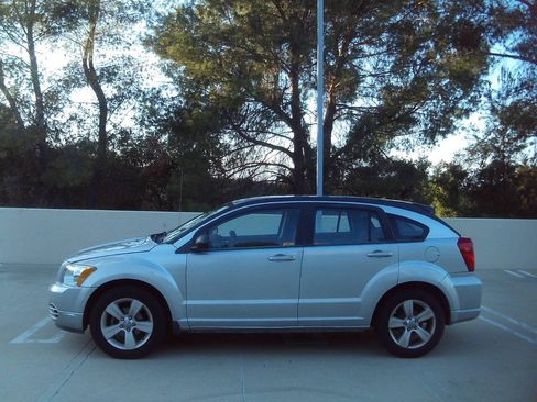Used 2010 Dodge Caliber SXT FWD image 7
