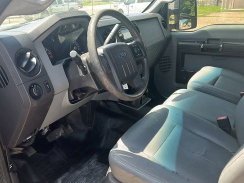Used 2015 Ford F250 XL w/ Power Equipment Group RWD image 7
