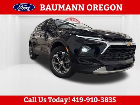 Used 2025 Chevrolet Blazer LT FWD image 1