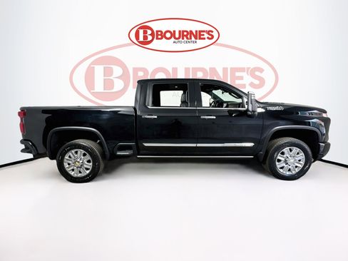 Used 2024 Chevrolet Silverado 3500 High Country w/ Technology Package AWD/4WD image 13