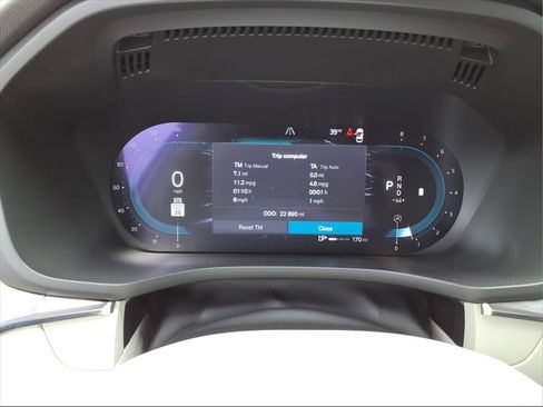 Used 2023 Volvo XC60 B5 Plus w/ Protection Package Premier image 12