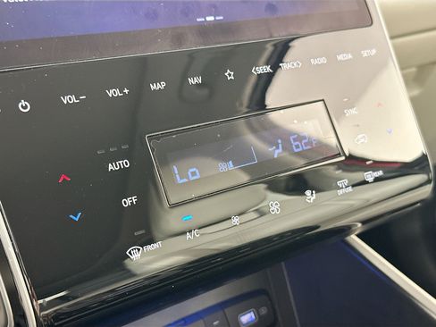 Used 2023 Hyundai Tucson Limited AWD/4WD image 16