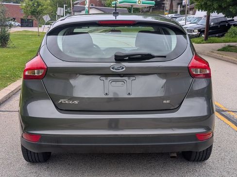 Used 2017 Ford Focus SE w/ Cold Weather Package FWD image 6