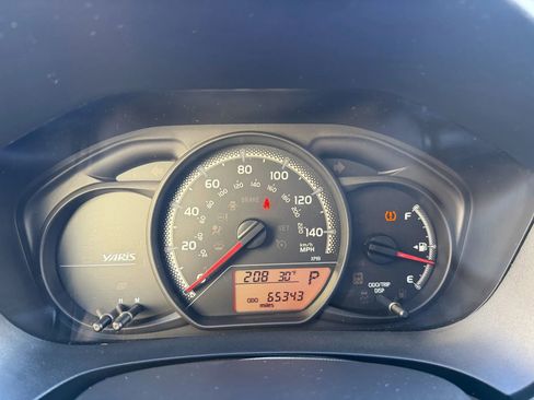 Used 2015 Toyota Yaris SE image 10