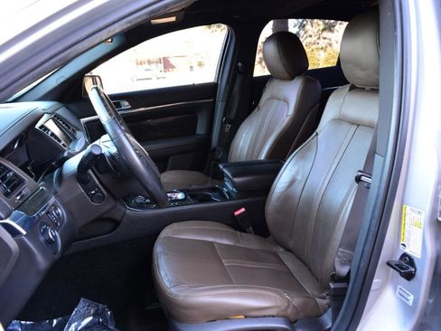 Used 2013 Lincoln MKS image 10