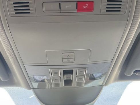 Certified 2025 Volkswagen Taos SEL image 25