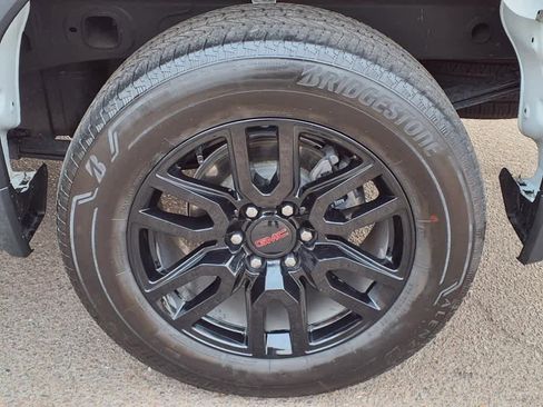 Used 2024 GMC Sierra 1500 Elevation image 8